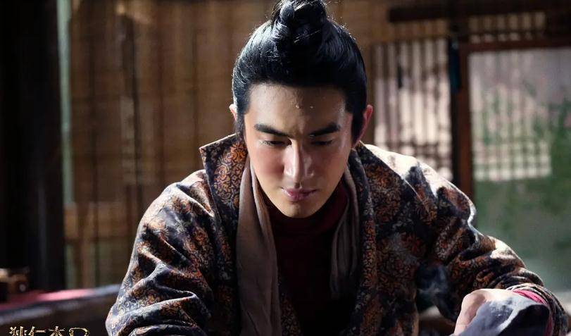 狄仁杰们年轻时候的故事了,所以找来赵又廷演狄仁杰,冯绍峰演尉迟真金