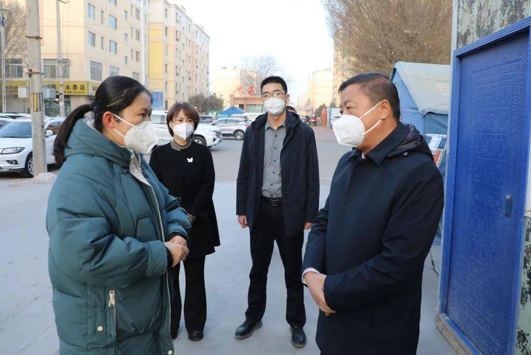 张龙督查疫情防控工作_群众_全力_社区