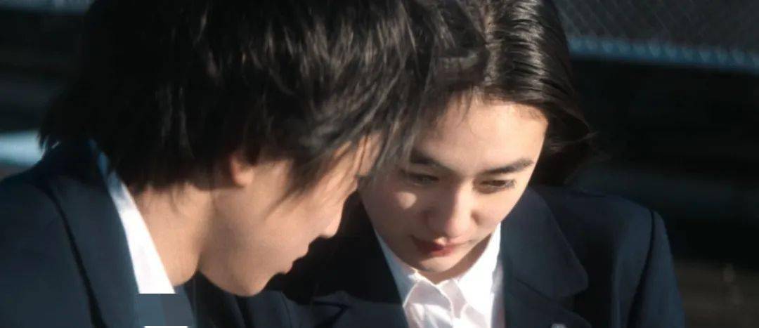 满岛光×佐藤健,《初恋》画面帧帧好看!_丁香_光影_love