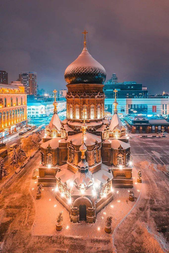 哈尔滨·圣索菲亚教堂"等月光落雪地"——《手写的从前》赤峰·乌兰布