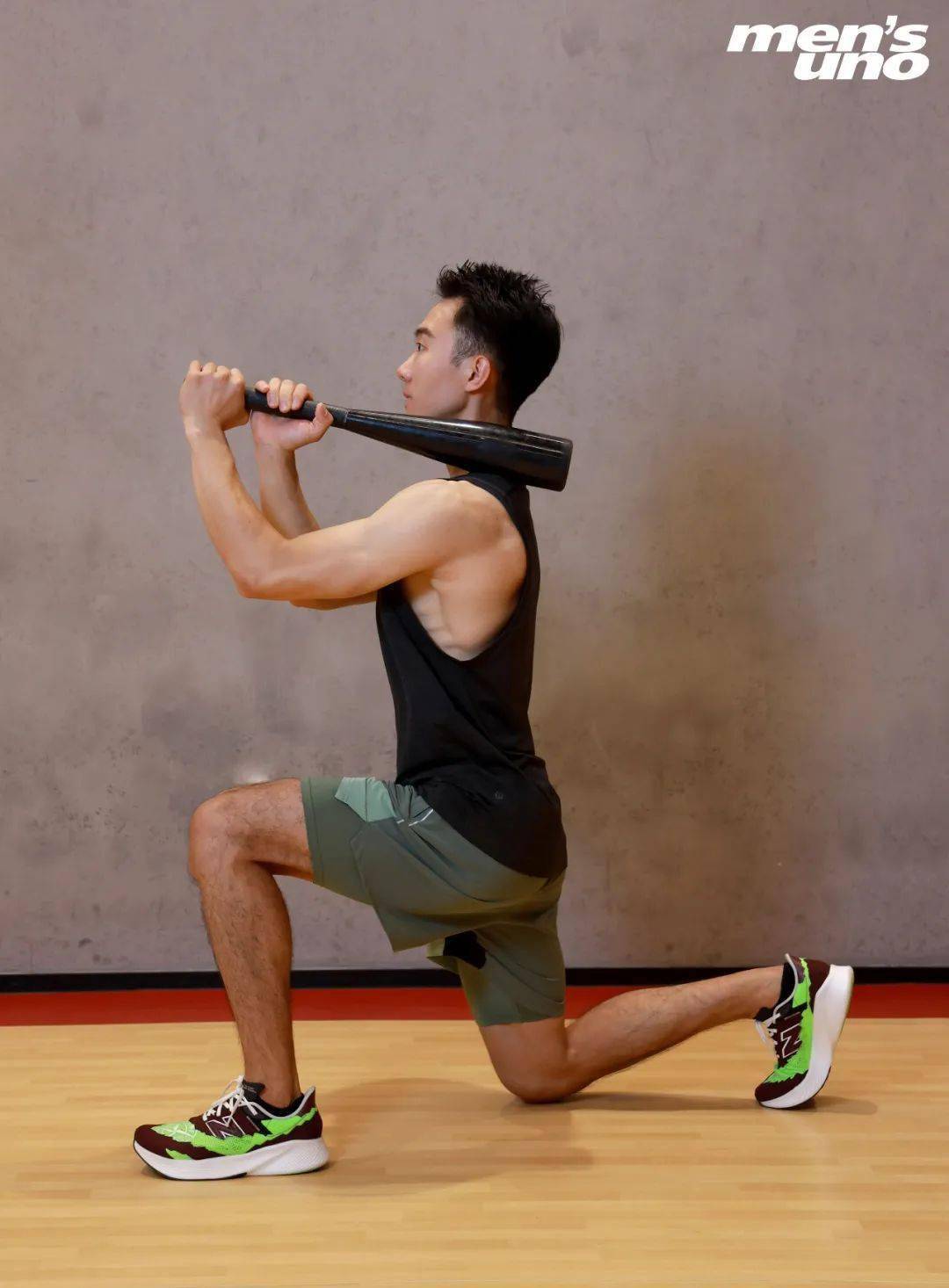 健身房又添新宠,型男们都在甩棒铃_训练_运动_身体