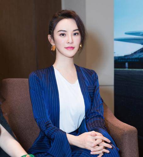 除此之外,莫小棋预测的袁姗姗翻红,贾乃亮离婚,宁财神会遭遇人生拐点