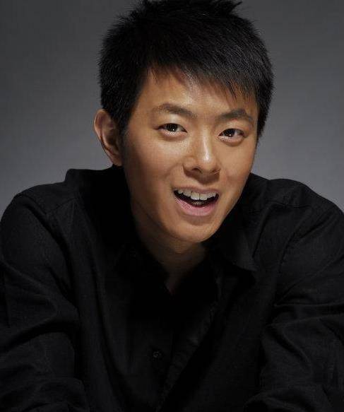 柳明明饰演 江卫东张龄心饰演 江亚菲张陆饰演 江卫国粗野的农村妇女