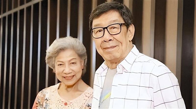 90岁胡枫求婚88岁罗兰,港媒的大乌龙把大家吓一跳