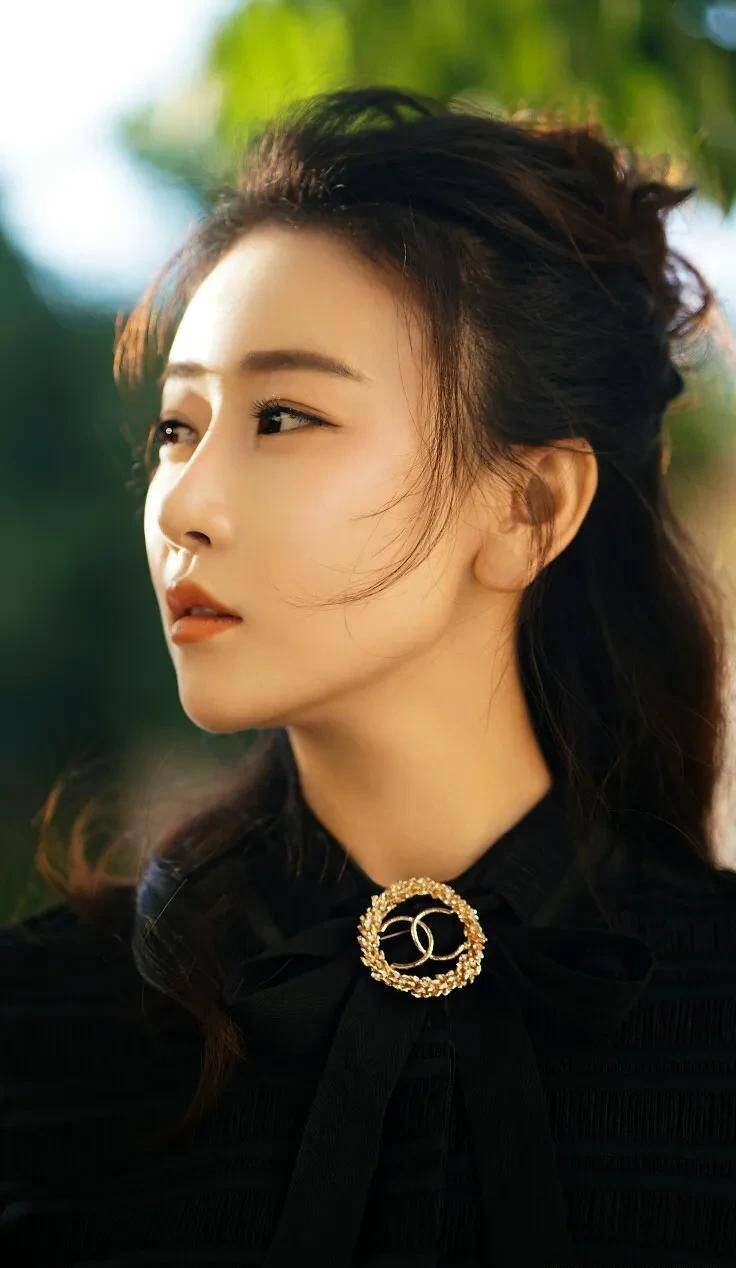 毛俊杰出道多年不红?是不是取了一个男生的名字?_工作_有关_明星