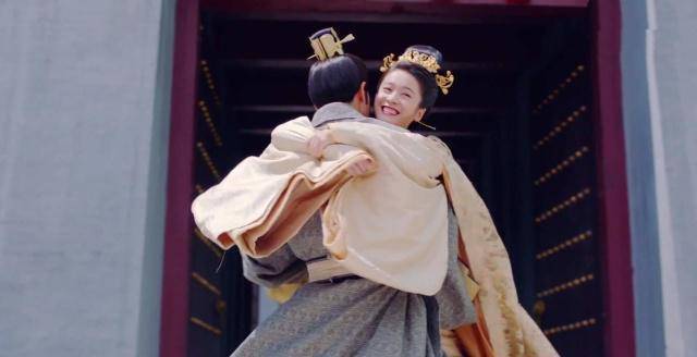 白发:无忧抱着昏迷的容乐成婚,大婚之夜他也白头