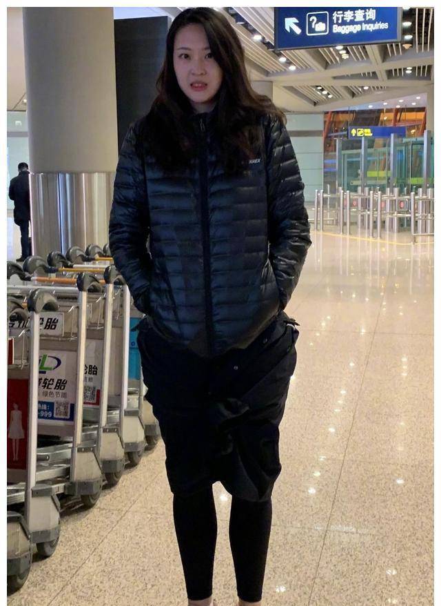 惠若琪近况现身,脸部浮肿很可爱,圆润的身材看起来有气质_战场_黑色