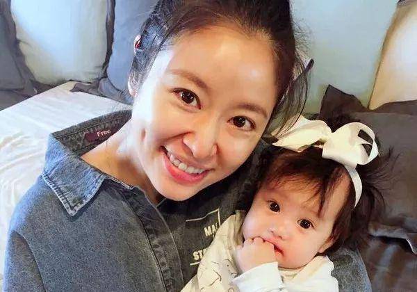 大方转发霍建华杨幂同框照_女儿_妈妈_作品