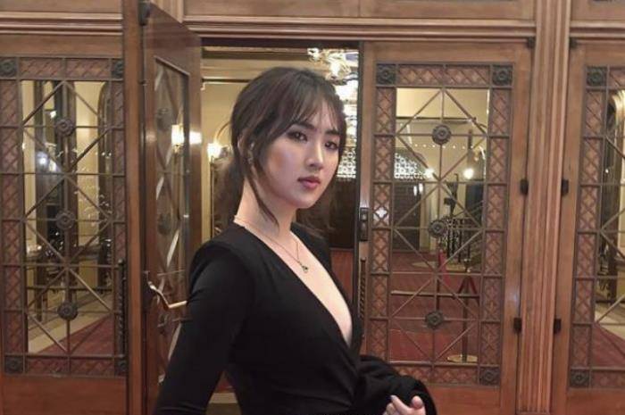 华为老总任正非小女儿多优秀 仅21岁就才貌双全, 不出道太可惜了_安娜