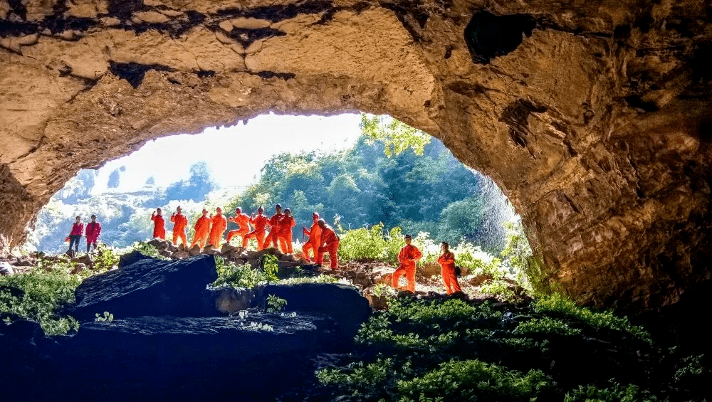 绥阳县十二背后旅游景区获评国家体育旅游示范基地_洞穴_项目_探险