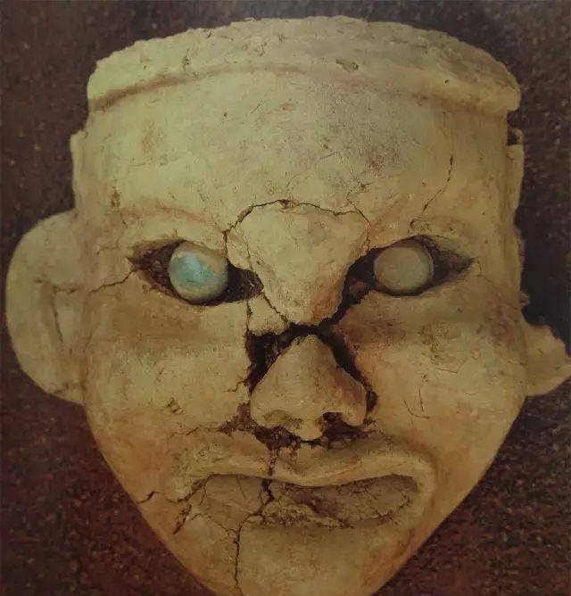 牛河梁女神像三,捞金过亿却身无分文2008年,辽宁省开始了对朝阳牛河梁