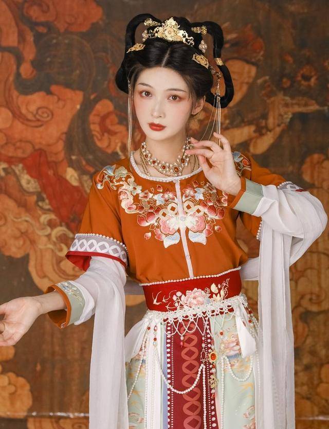 艳惊四座的"飞天汉服",早就该火了_面料_感觉_女生