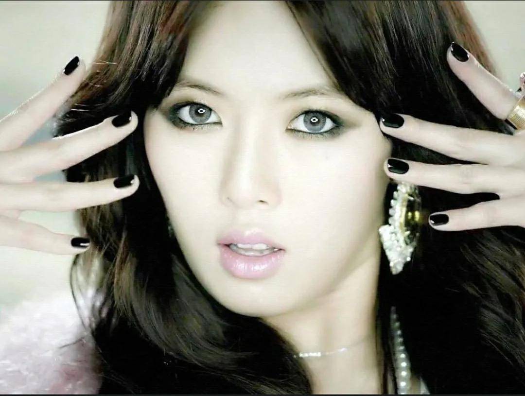 介绍韩流二代女团七雄-4minute_minute_组合_进行