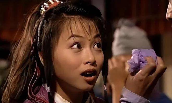 巜天龙八部》中,狠辣恶毒的阿紫为何偏偏对姐夫乔峰情根深种_阿朱_丁