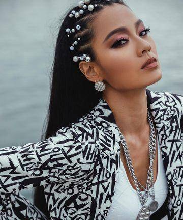 名模王丽雅「倒立悬浮空中」吓死人!