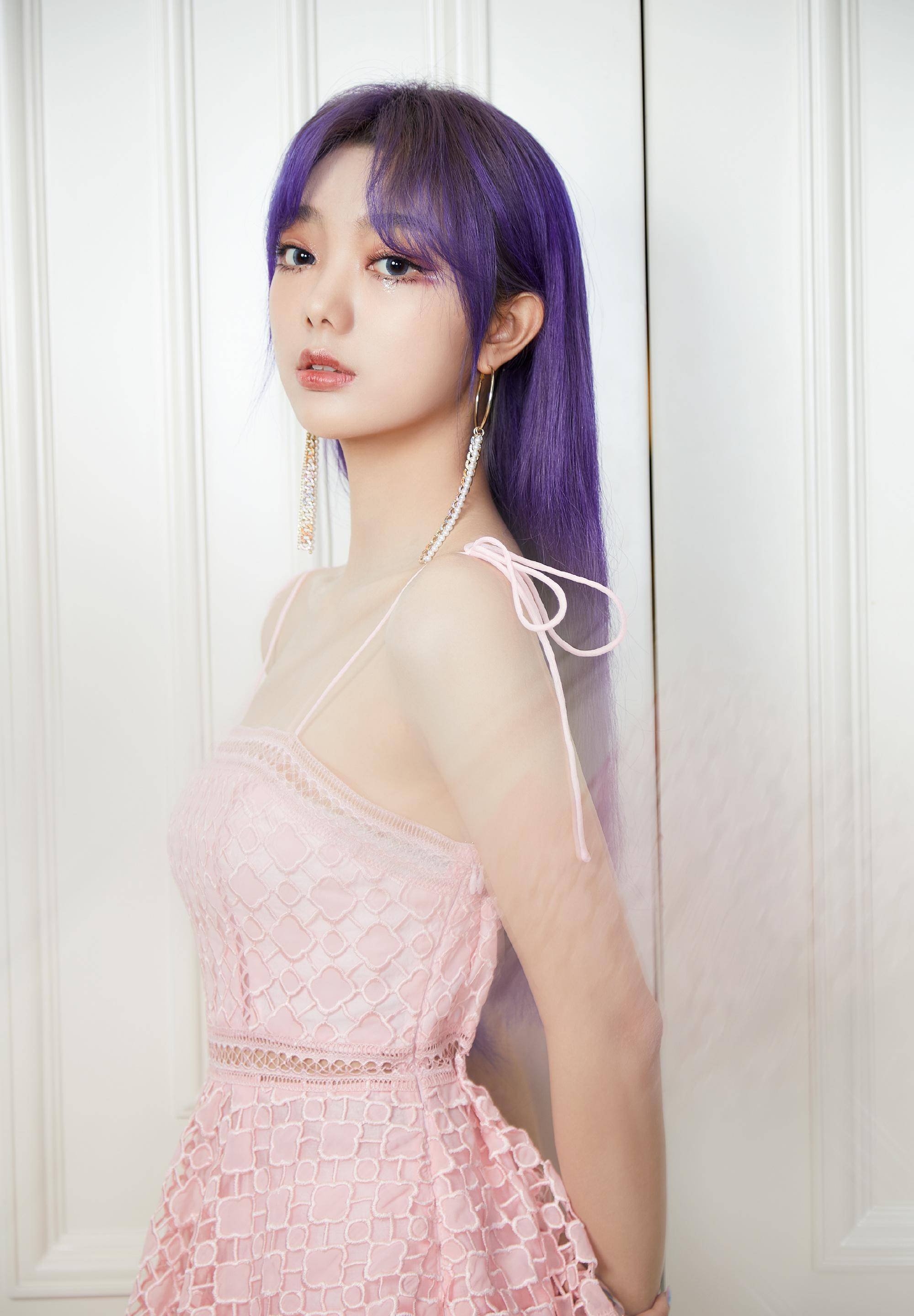 火箭少女唯一外籍成员,李紫婷整箱演出服丢失求助,造型仍抢眼_设计