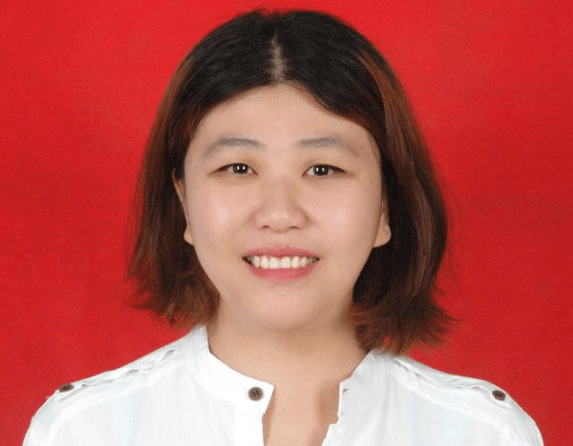 大家应该都知道,证件照上面的颜值是比较真实的,没有很多的美颜滤镜