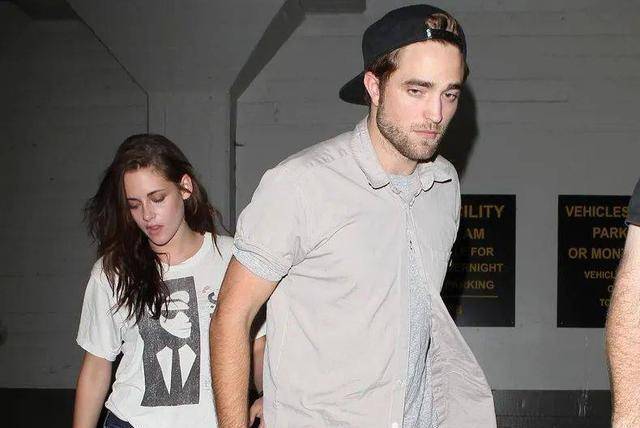 "暮光女"高调向女友求婚成功,与罗伯特帕丁森再无可能_克里斯汀_梅尔