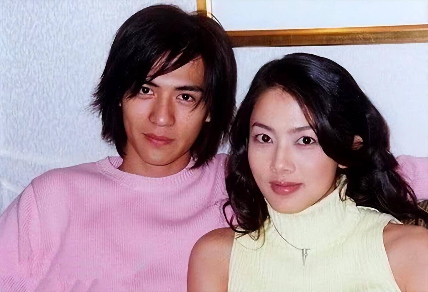 49岁钱韦杉移居美国近况,携俩儿子爬山生活充实,全家都是大长腿_篮球