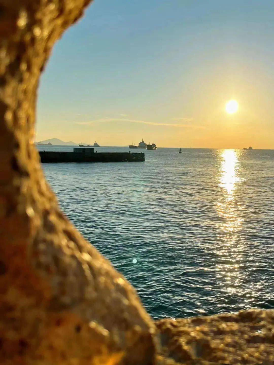 02在珠海众多的海岛中外伶仃岛天生丽质石奇水美优雅恬静独具风韵