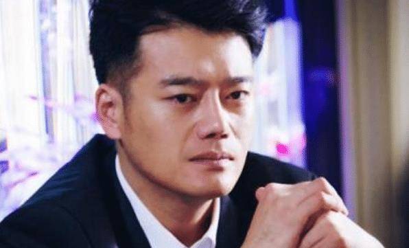 出生军人家庭的李丞峰,养成良好的性格,成为优秀的演员