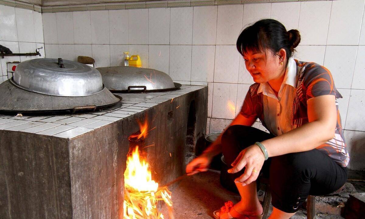 梦见烧火煮饭生肖运势(周公解梦梦见烧火煮饭)