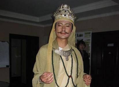 《西游记》"文殊菩萨",演了20年配角,他新剧又给黄晓明做陪衬_马葭便