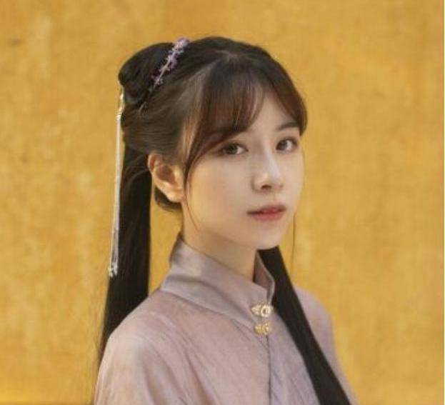 四川美女"左公子",名字霸气,s型身材惹人爱,坚持换来成功_健身_训练