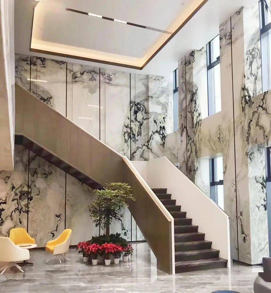 Fendi White Marble Large Wall Panels Fendi White Marble large-format wall panels with natural movement
