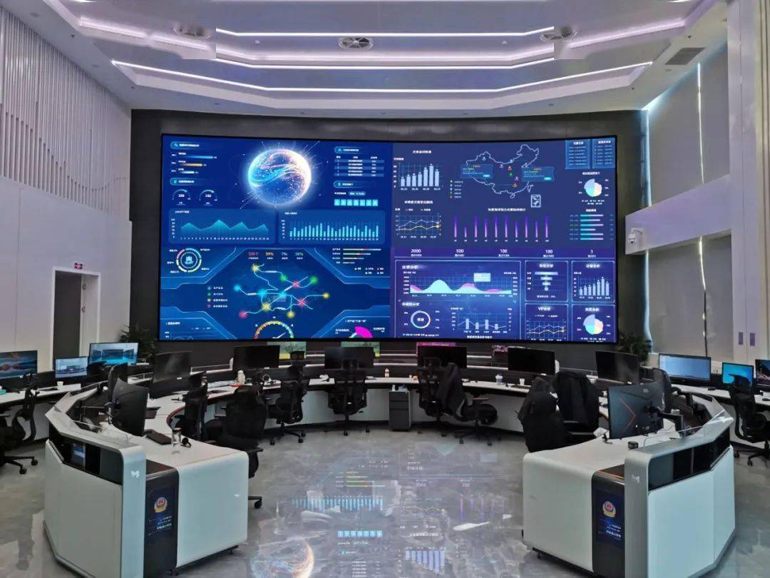 形式集中展示综治,公安,政法,信访等部门上亿条数据和社会面监控视频