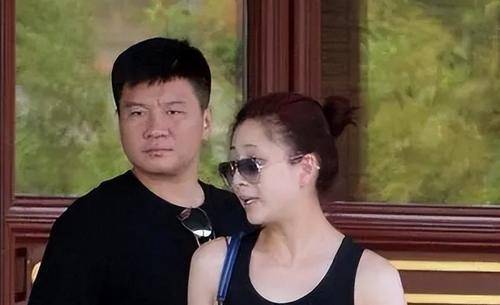 "人间水蜜桃",殷桃终于焕发第二春,揭开她背后的故事_父母_沈俊成