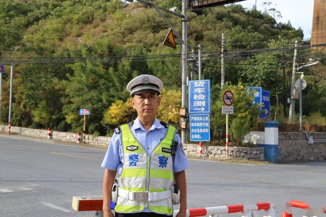 36年驻守山区的北京交警_张文国_国道_老唐