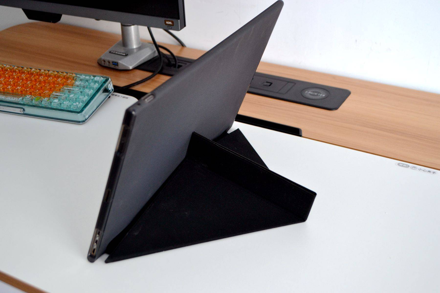 到底该不该买便携屏？手机+便携屏真能变电脑？联合创新15Q1F测评