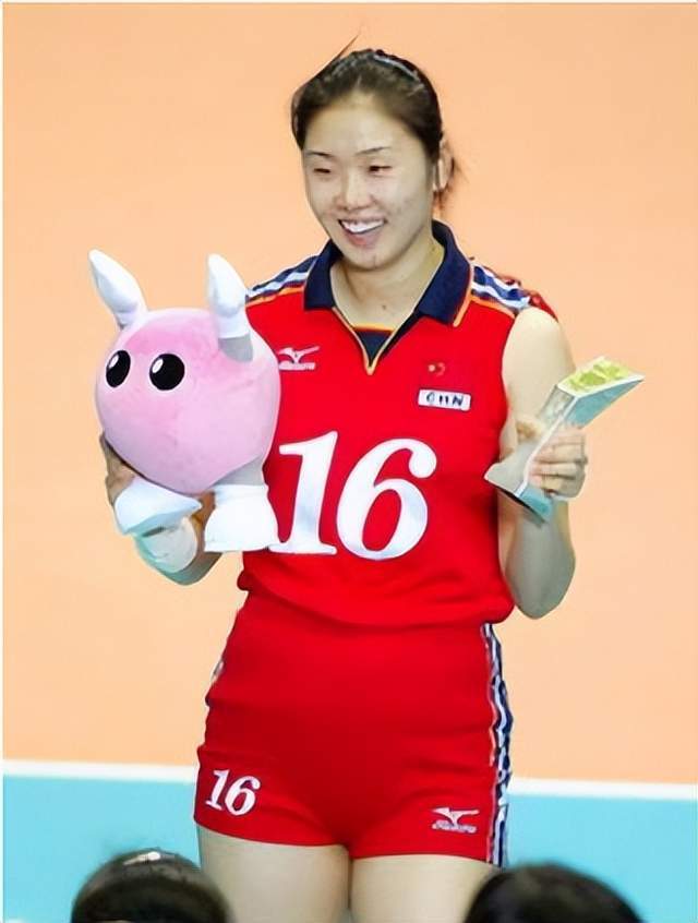 女排奥运冠军张娜:球场上的"不死鸟",生活中的好妻子好妈妈