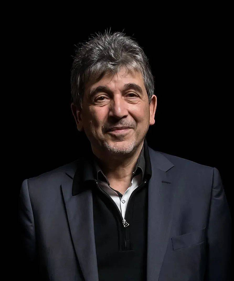 钟维兴,一直拿着相机的人_摄影_作品_肖像