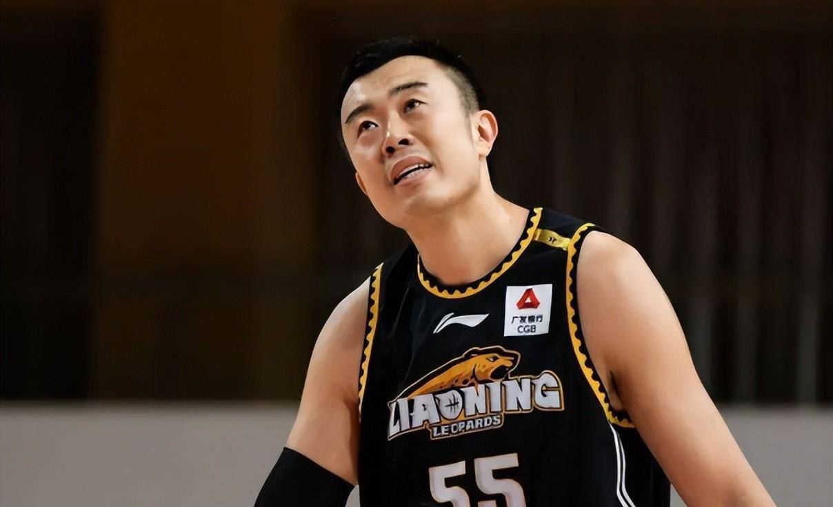 他没有因为年龄的关系有巨大的下滑,现在韩德君依旧是联盟里一流的