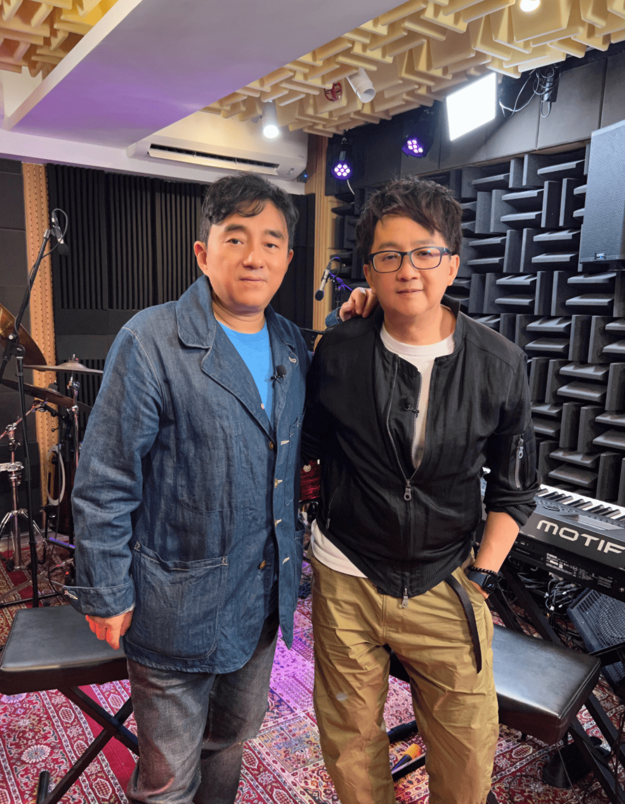 十点陪女儿睡觉,为孩子不应酬,两岁女儿长得像爸爸_生活_发展_伦永亮