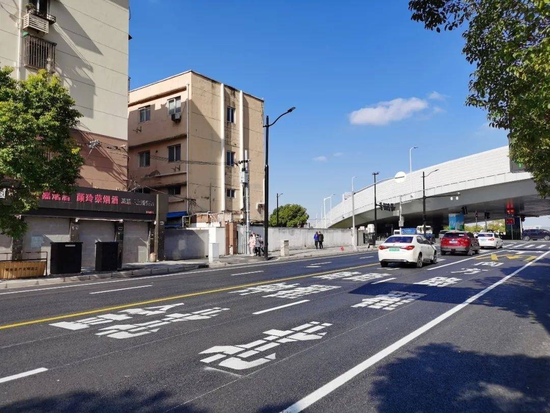 记者从区房管局获悉,与金钟路相邻的区区对接道路项目新建真光路桥