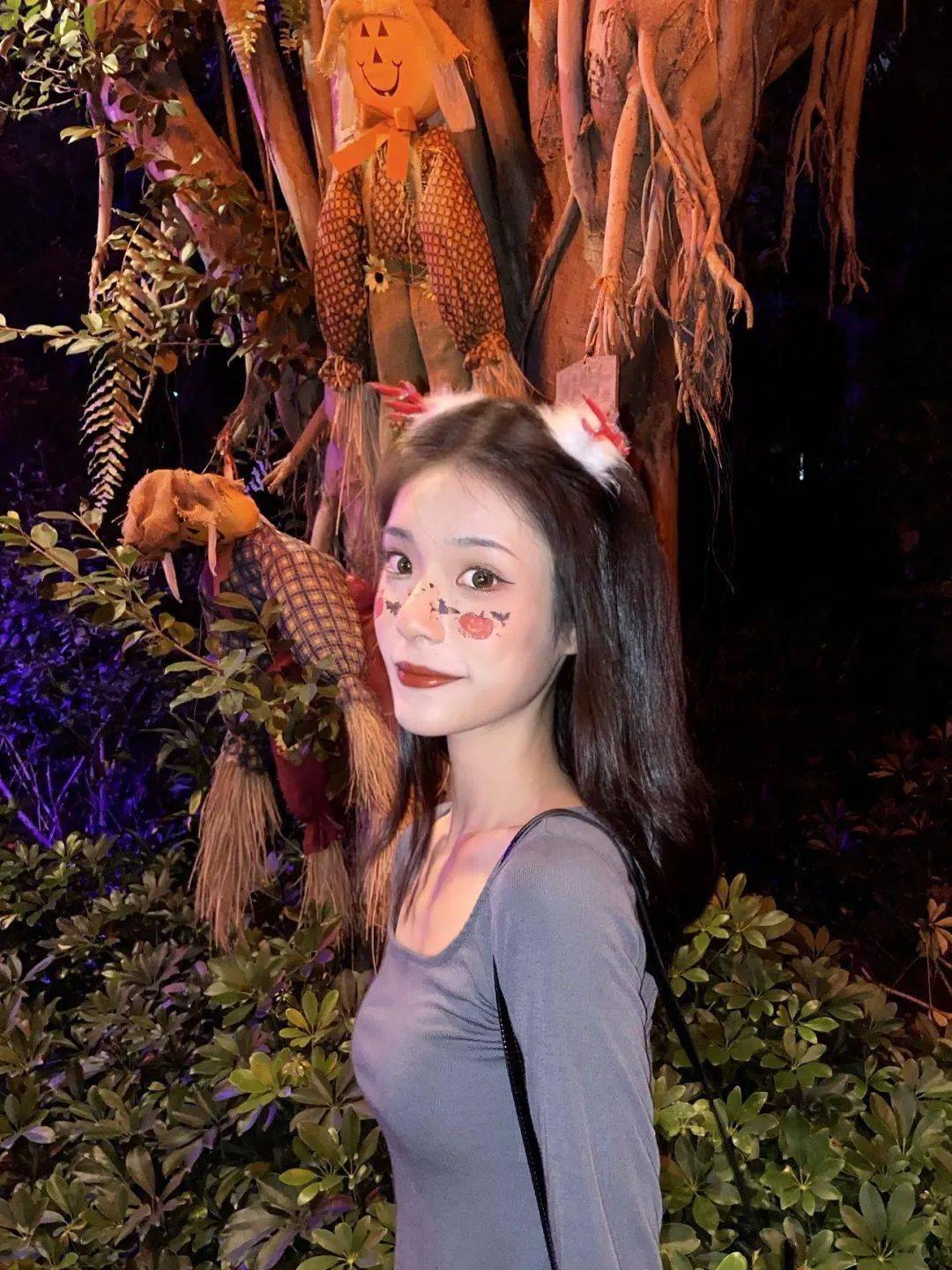 【正妹报到】爱上珀斯的时尚达人!uwa长腿学妹来啦!_uwa_大城市_豆豆