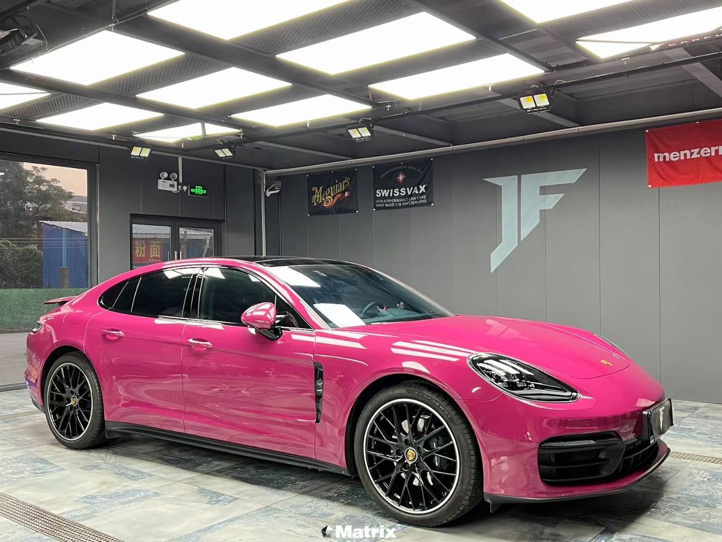 保时捷panamera-矩阵改色膜星光宝石红,浓烈的复古韵味大胆张扬_红色