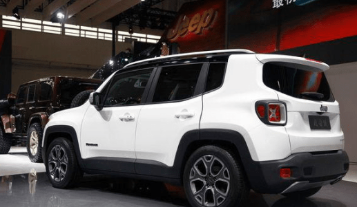 吉普萌萌侠深得女性车主喜爱,定位小型suv车身迷你可爱_搜狐汽车_搜狐