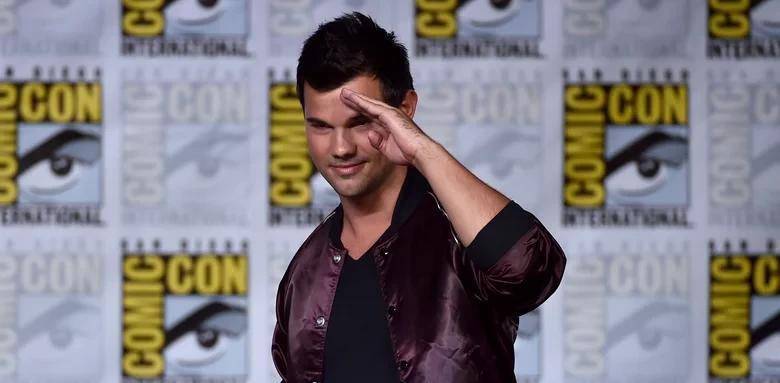 泰勒·洛特纳从出生到30岁的转变_比莉·洛尔德_之城_时间