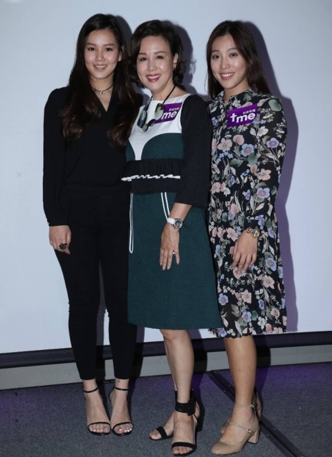 香港艺人文雪儿,叶童,陈美龄,余慕莲等人在近日出席了在西九戏