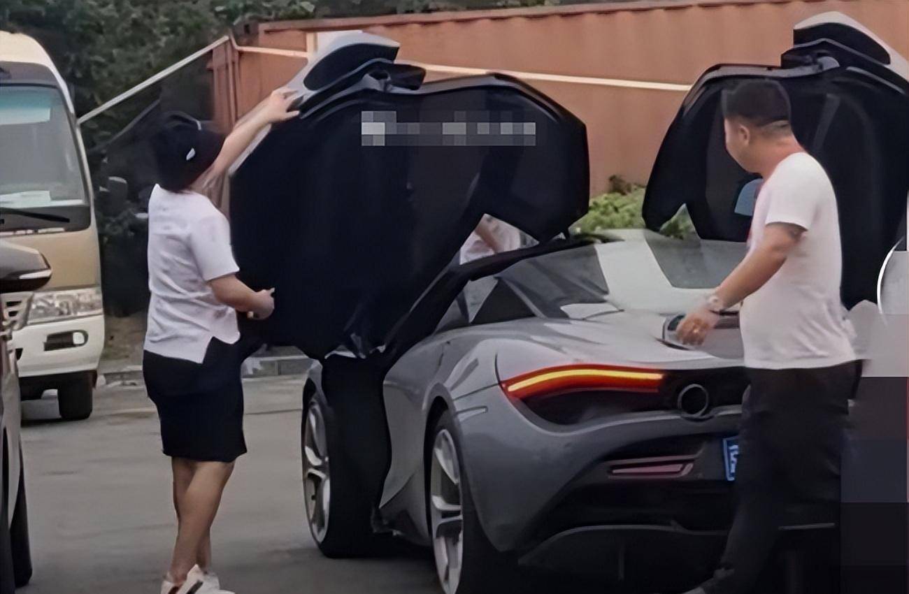 郭麒麟:拍戏被意外炸飞,遭王惠骂哭后,全款秒提了辆400万豪车_陈冠希