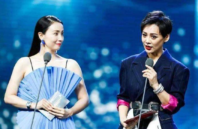 当47岁陶虹遇上47岁宁静:一个风情万种,一个妆容太艳_女神_实力_一大