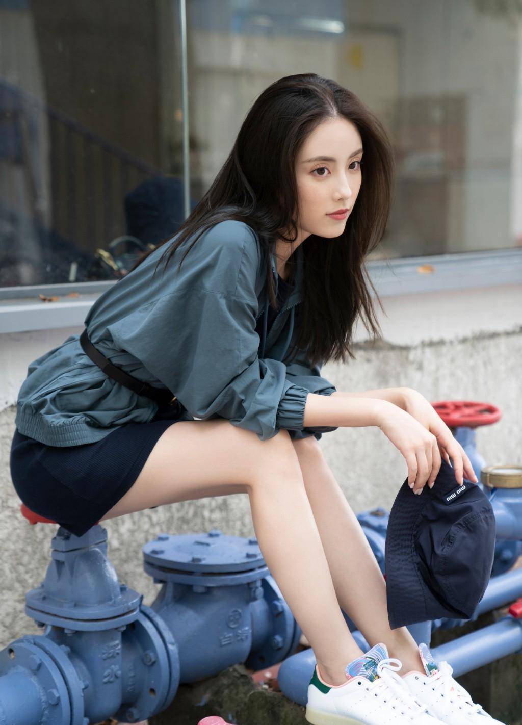 95后女星章乐韵私服真是太好看了,可清新可优雅_时尚_的设计_身材