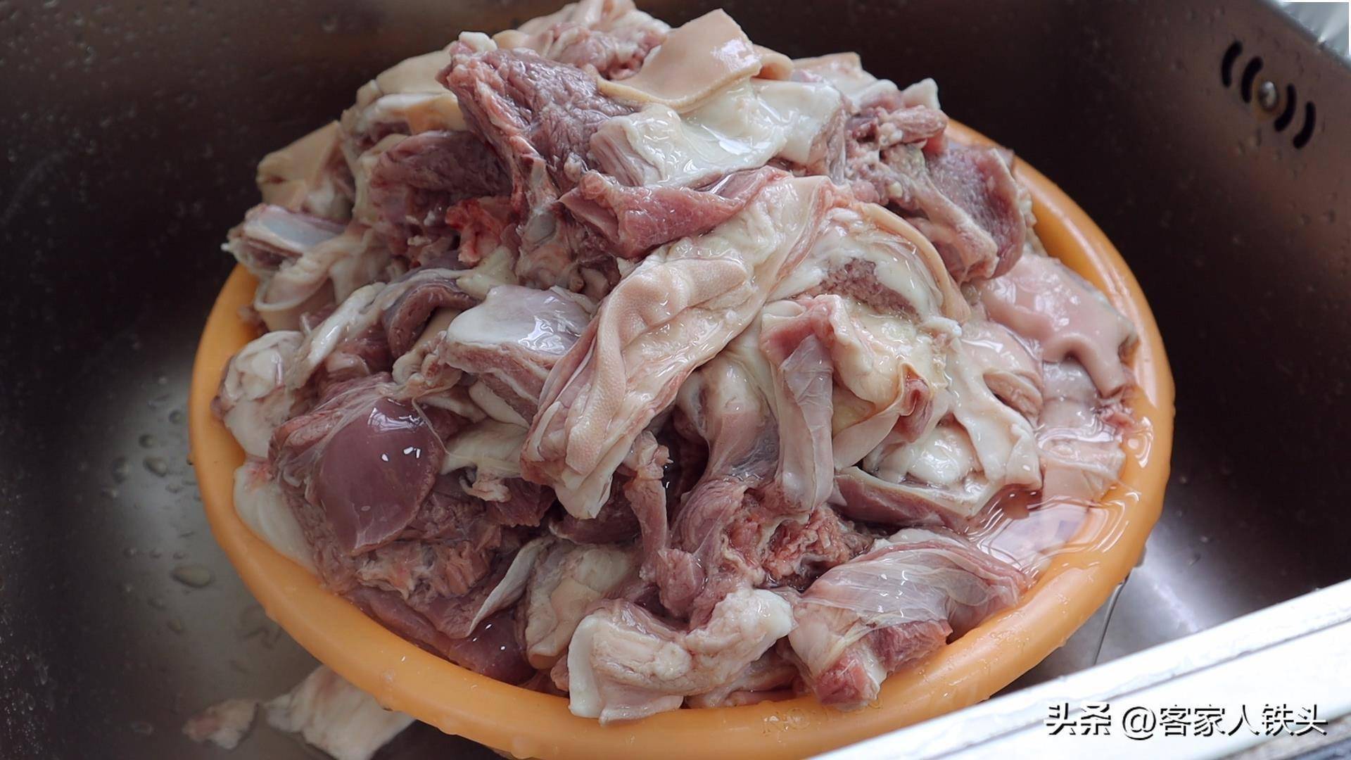 9斤羊肉加上萝卜,天越冷越爱这样吃,出锅真香,好吃暖身又过瘾_家人