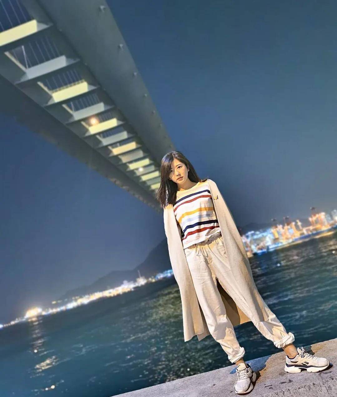 陈嘉慧-清纯写真照_中国香港_演技_方面