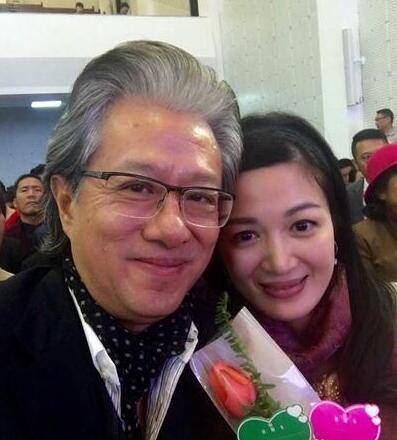 而这就在那里,她遇到了自己的第二任丈夫——李文辉
