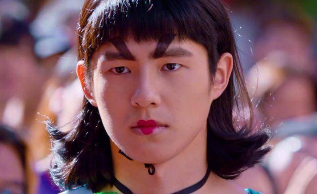 二刷《唐探3》才看懂小林的痛,那一跪下隐藏着历史之殇_电影_王宝强